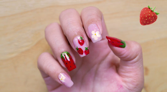 Strawberry Nails: Freche Nail Art im Erdbeer-Look